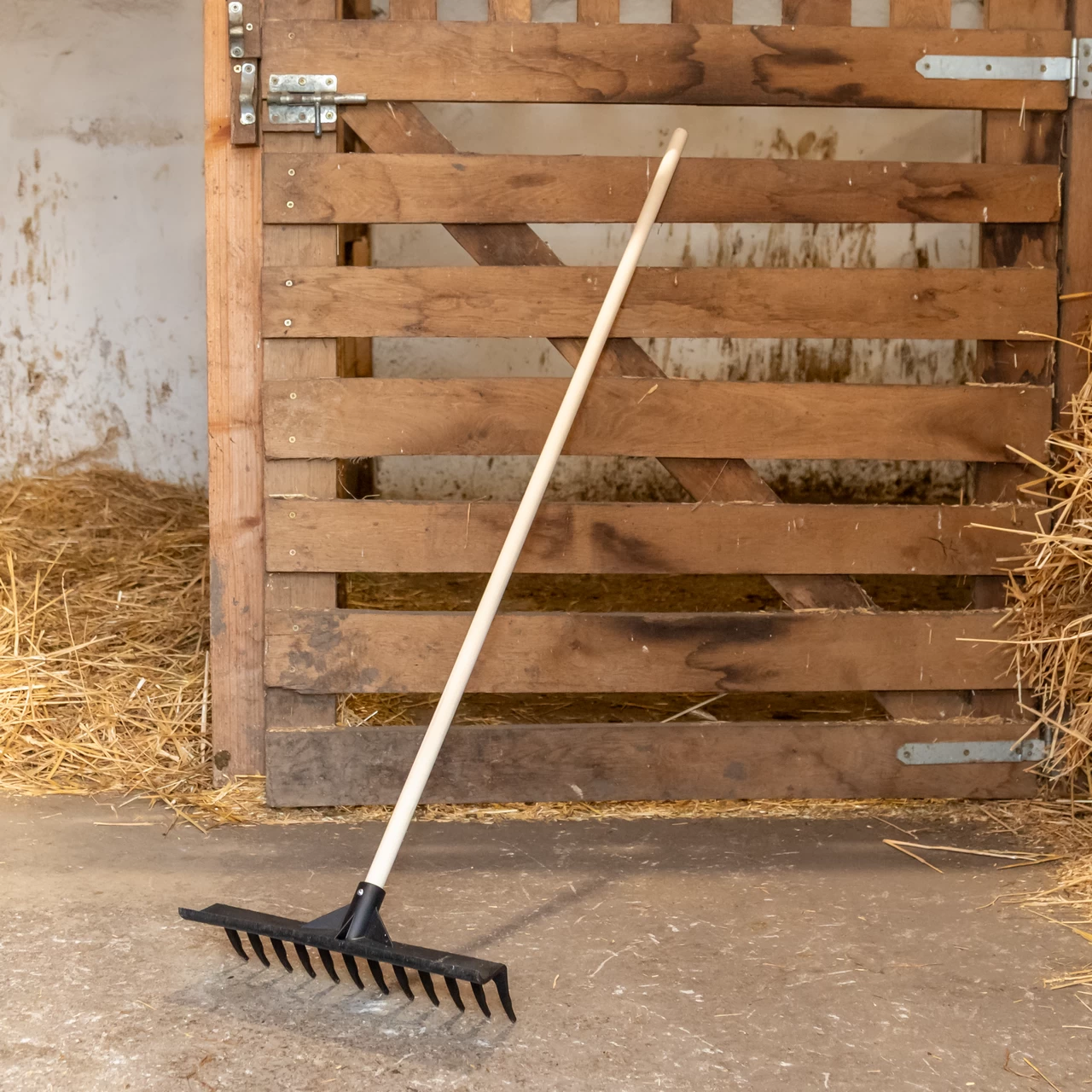 Права стъргалка-гребло за почистване на оборски тор, 40 см