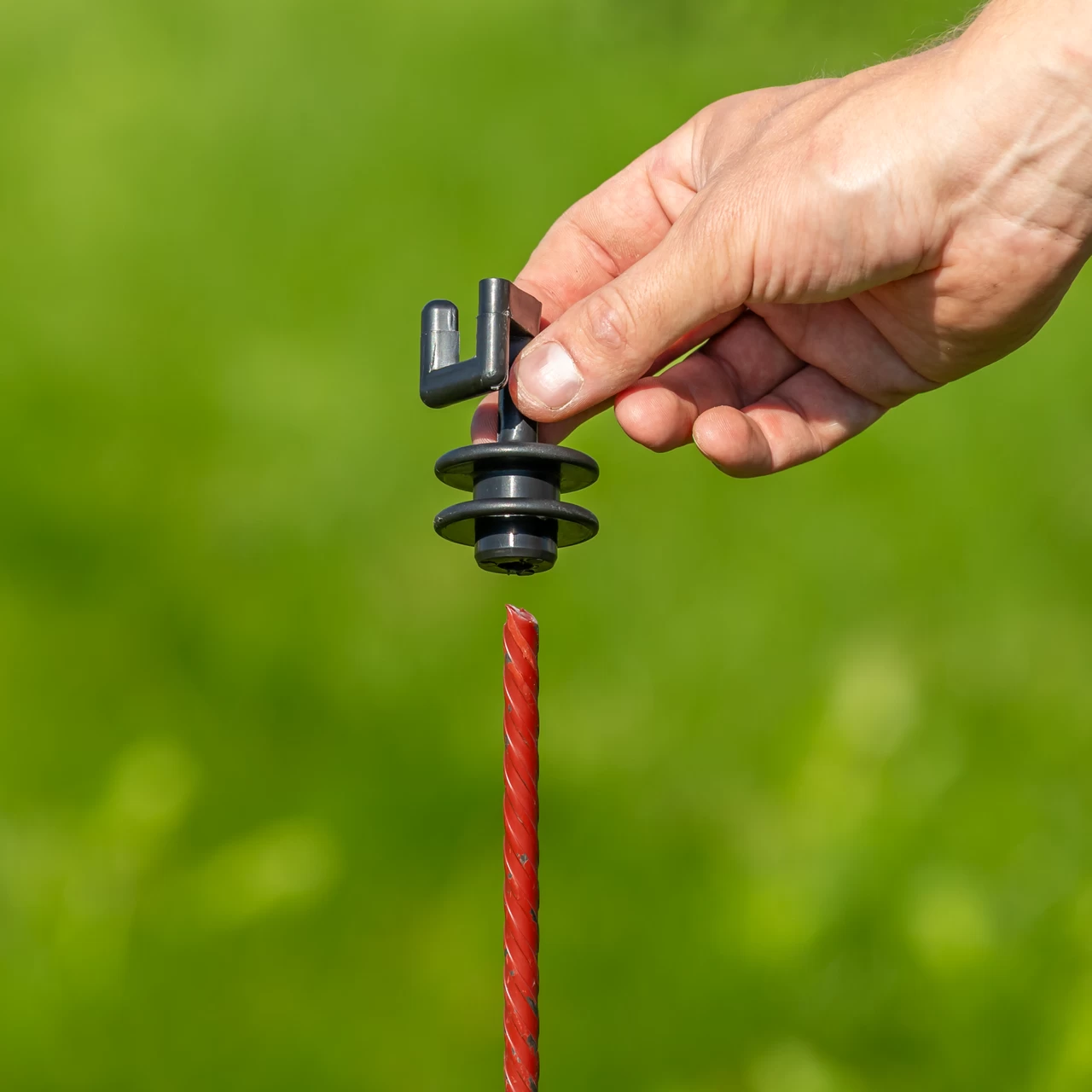 Резервен изолатор за стоманено колче за електрическа ограда, Ø8 мм, 25 бр.