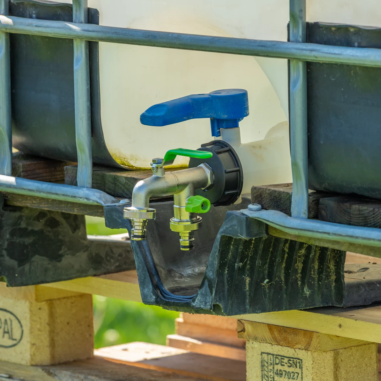 Кран за IBC контейнер, 3/4", с 2 изхода