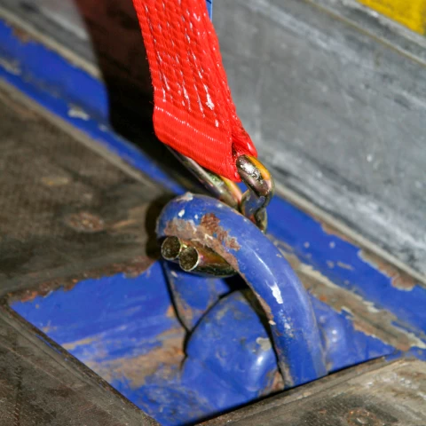 Колан за укрепване на товари с тресчотка, червен, 5000 кг, 50 мм × 8 м