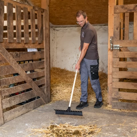 Права стъргалка-гребло за почистване на оборски тор, 40 см