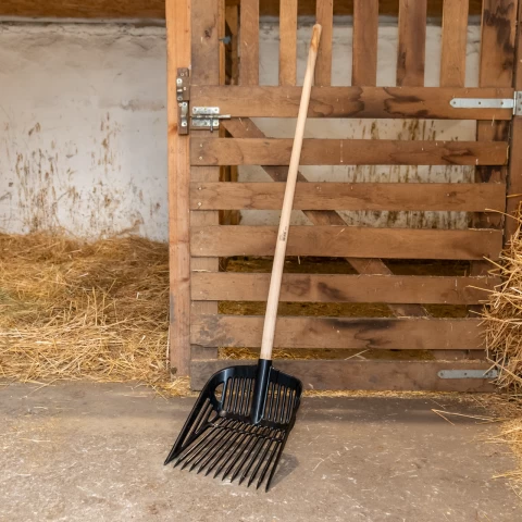 Вила за оборска тор, черна