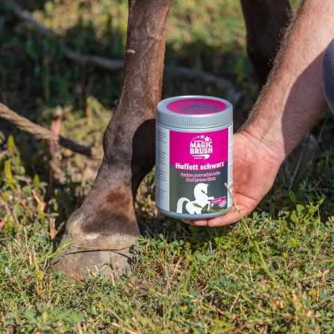 Мехлем за копита MagicBrush, черен, 1000 мл