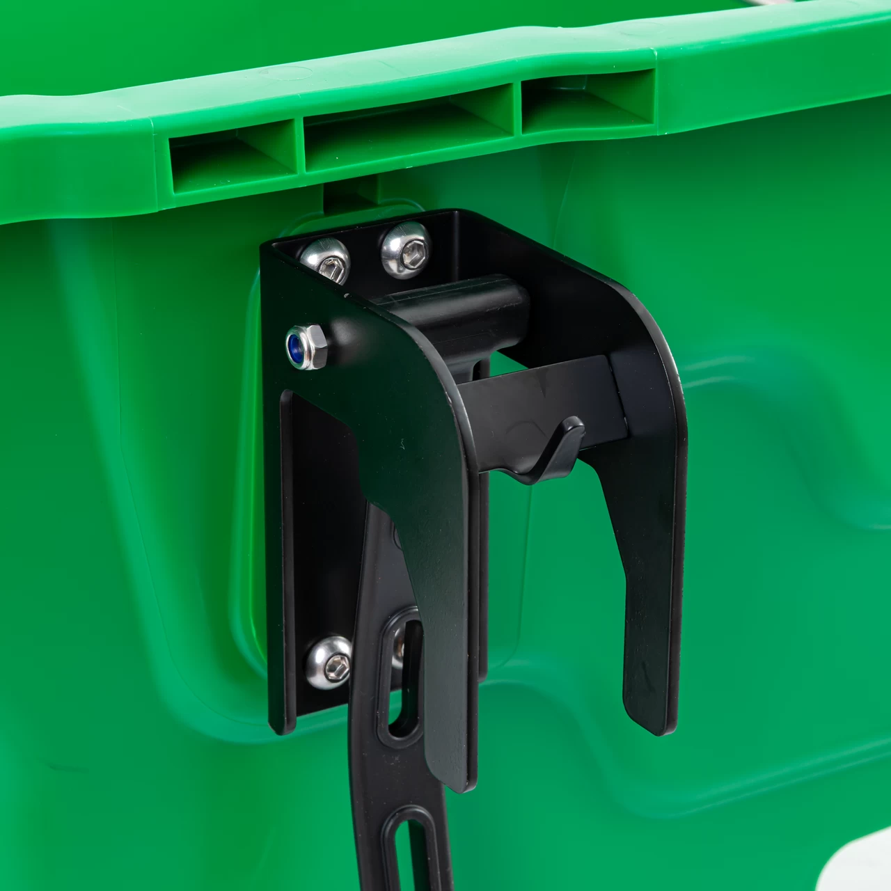 Поилка за до 5 телета, 30 литра