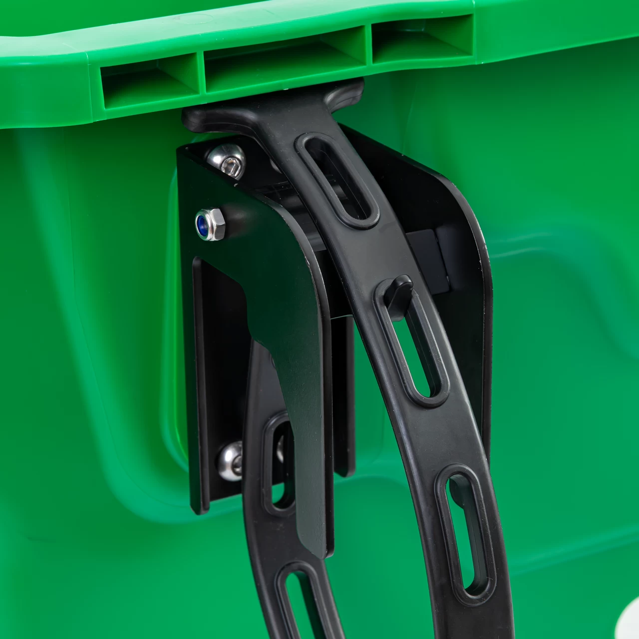 Поилка за до 5 телета, 30 литра