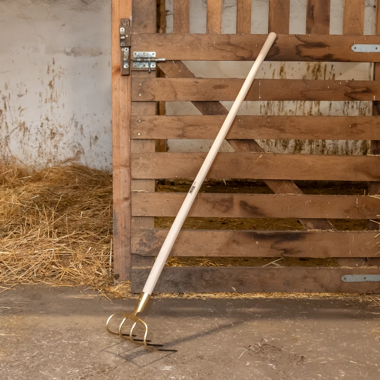 Вила за тор с 4 рога, извита на 90 градуса, 22,5 × 20 cм