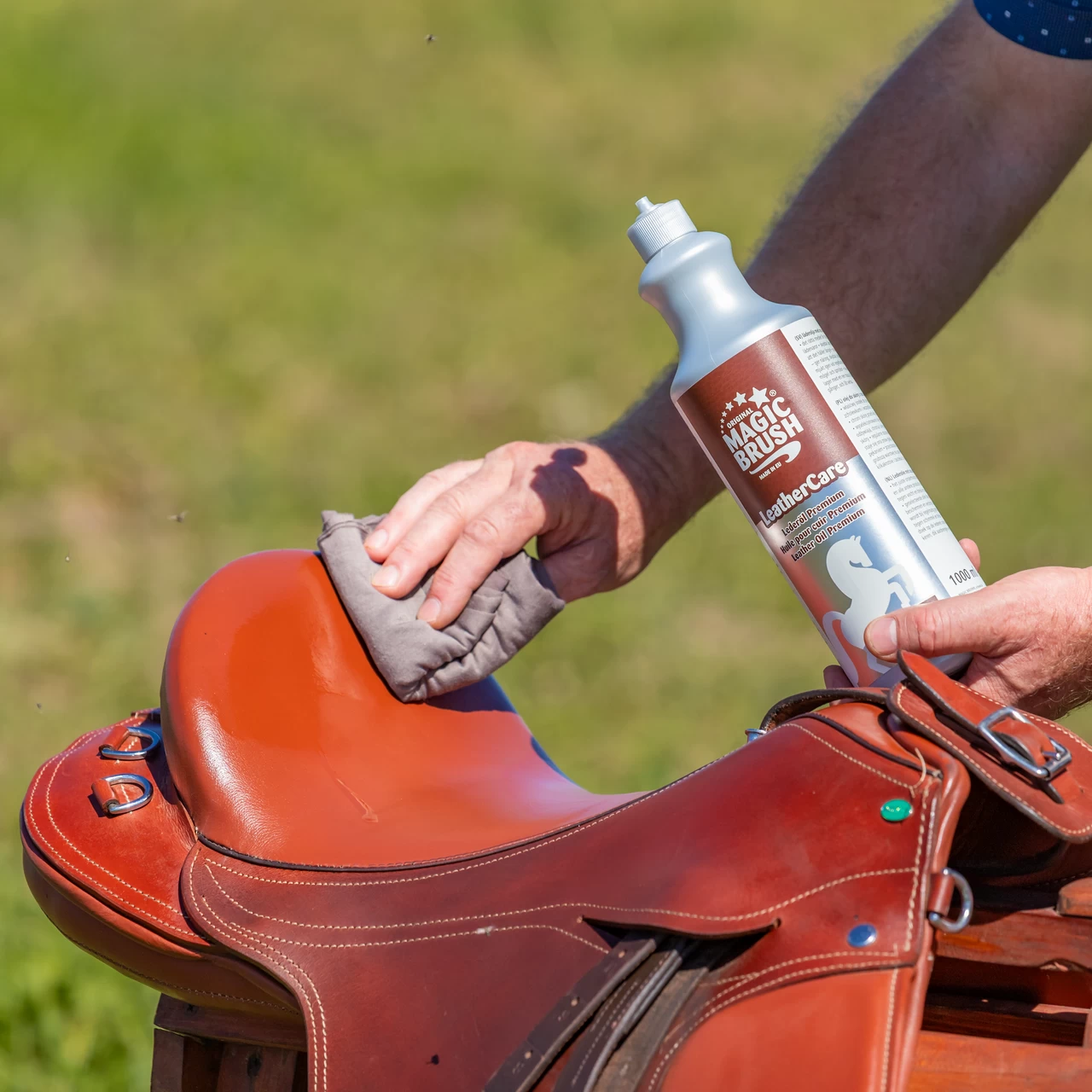 Масло за кожа, MagicBrush, 1000 мл